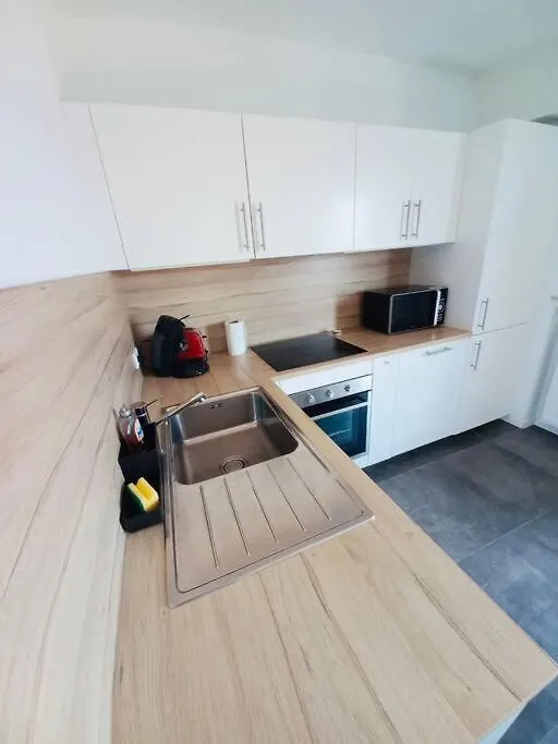 Charming 1 Bedroom Flat W Terrace&Parking-67B Luxemburgo
